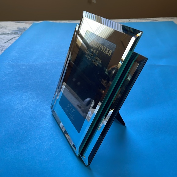 Bevelled Mirror Photo Picture Frame for 5 x 7 Picture by Framestyles USA - Picture 4 of 7